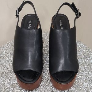 Steve Madden 6.5 Black Wedge w/strap